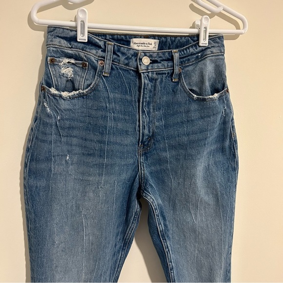 Abercrombie and Fitch Curve Love High Rise Mom Jeans - Picture 3 of 7